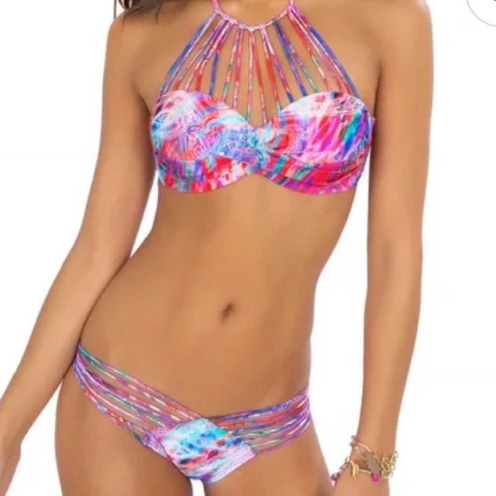 LULI FAMA NEW bikini set (top L Bot M)
